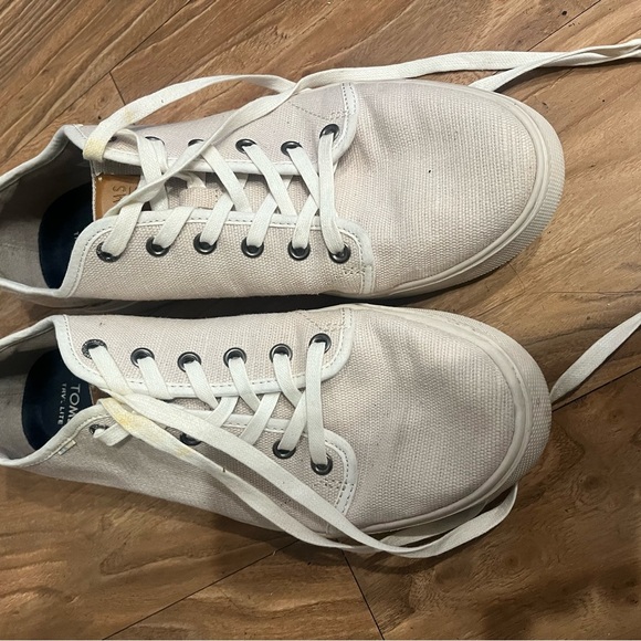 Toms White Canvas Sneakers Casual Low-Top - Picture 2 of 9